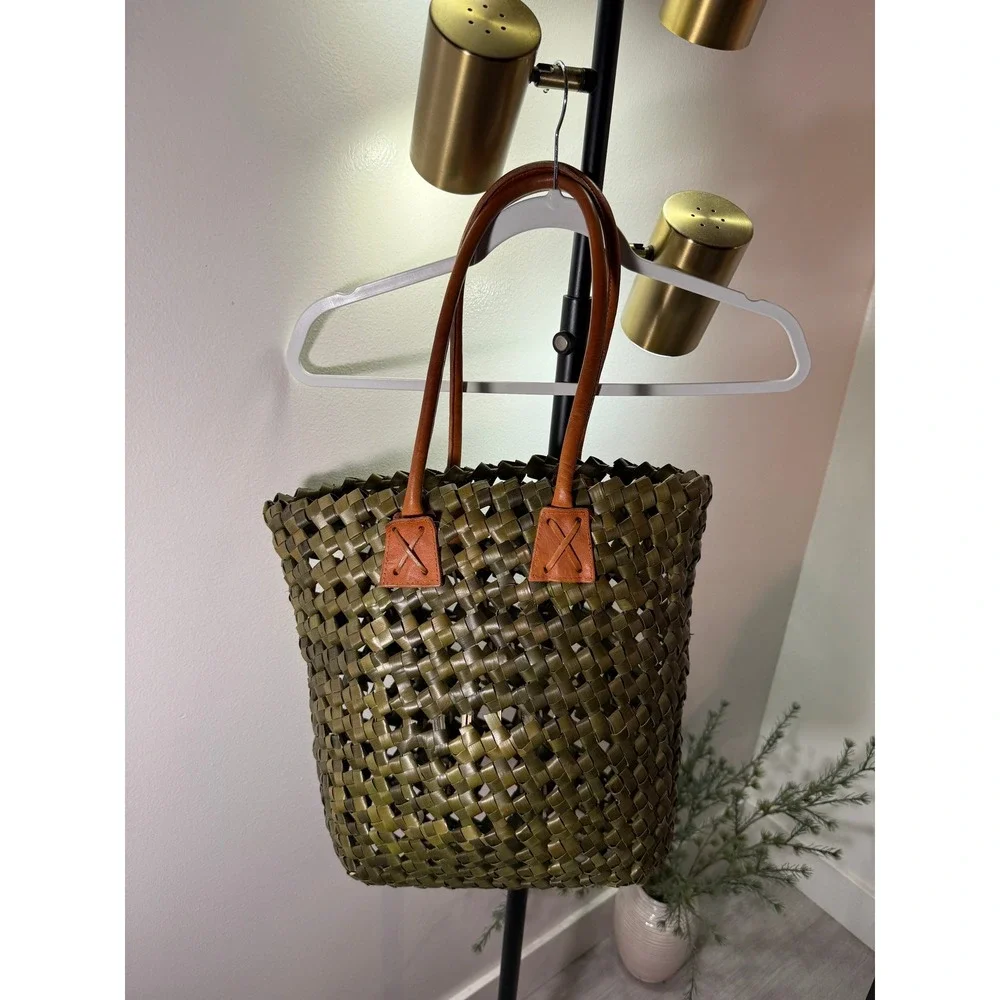 Hand Woven Palm Leaf Tote Bag Olive Green Leather Handle Luxury Basket Shopper